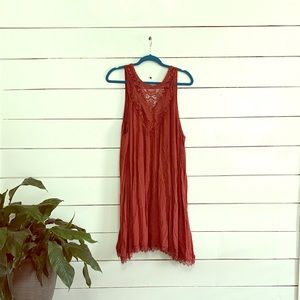 Summer dress lace detail